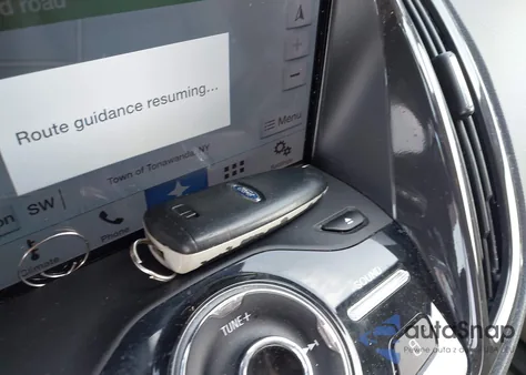 2016 Ford Escape Titanium z USA, uszkodzony, nr VIN 1FMCU9JX1GUC33014